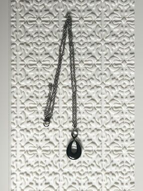 Elegant Black Teardrop Pendant Women Necklace, Silver-Tone Chain